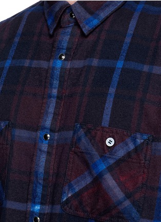 Detail View - Click To Enlarge - SACAI - Ombré check plaid flannel shirt