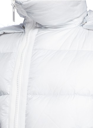 Detail View - Click To Enlarge - SACAI - Faux fur trim quilted down jacket