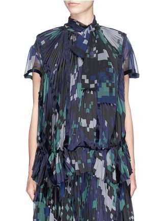 Main View - Click To Enlarge - SACAI - Digital camouflage print plissé pleated top