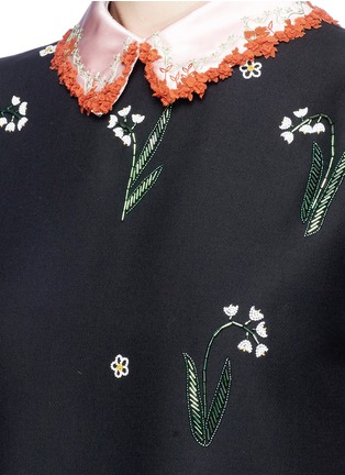 Detail View - Click To Enlarge - VALENTINO GARAVANI - Detachable satin collar floral embellished crepe top