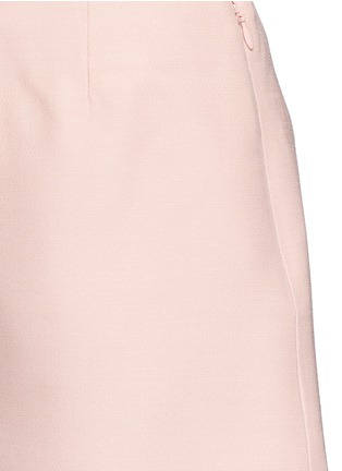 Detail View - Click To Enlarge - VALENTINO GARAVANI - Rockstud scalloped crepe couture shorts