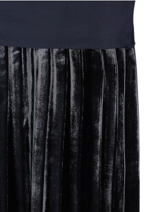 Detail View - Click To Enlarge - TOGA ARCHIVES - Pleated velvet panel dress