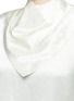 Detail View - Click To Enlarge - TOGA ARCHIVES - Drape scarf collar satin top