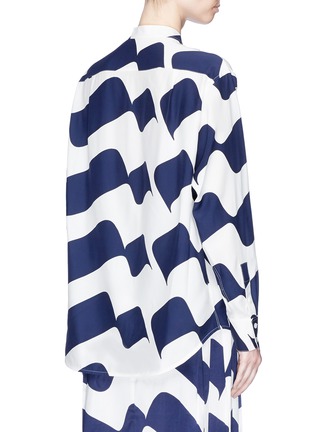 Back View - Click To Enlarge - VICTORIA BECKHAM - Oversized wave print silk crepe shirt