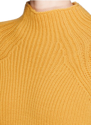 Detail View - Click To Enlarge - VICTORIA BECKHAM - Oversized wool gauge cable knit poloneck sweater
