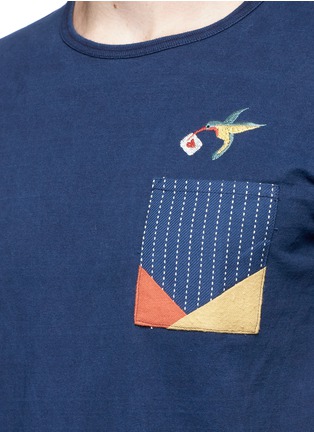 Detail View - Click To Enlarge - FDMTL - Hummingbird embroidered sashiko pocket T-shirt