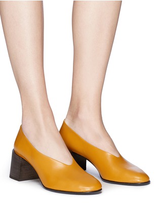 Figure View - Click To Enlarge - ACNE STUDIOS - Calfskin leather pumps