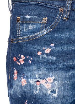 Detail View - Click To Enlarge - 71465 - 'Cool Guy' floral embroidered distressed jeans