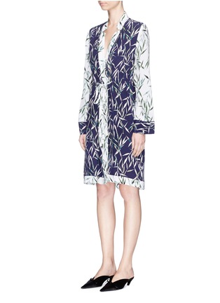 Front View - Click To Enlarge - EQUIPMENT - 'Stacy' belted bamboo print silk robe dress