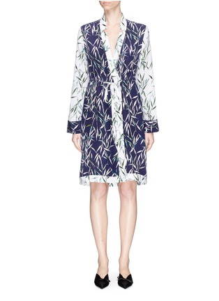 Main View - Click To Enlarge - EQUIPMENT - 'Stacy' belted bamboo print silk robe dress