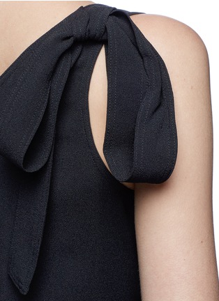 Detail View - Click To Enlarge - THEORY - 'Eilidh' knotted strap crepe one-shoulder jumpsuit