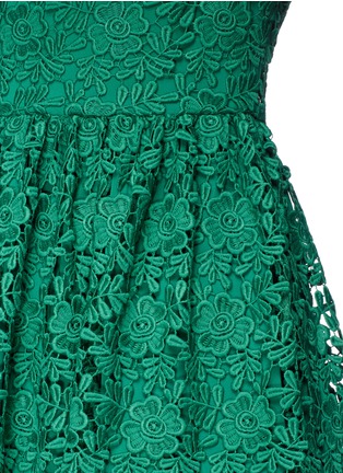 Detail View - Click To Enlarge - ALICE & OLIVIA - 'Corina' floral guipure lace party dress