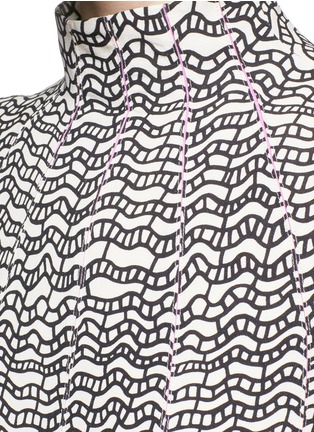 Detail View - Click To Enlarge - VALENTINO GARAVANI - Contrast godet wavy graphic print maxi dress