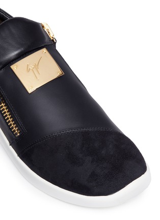 Detail View - Click To Enlarge - 73426 - 'Runner' suede panel leather skate slip-ons