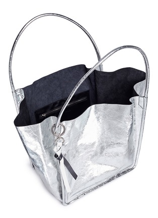  - PROENZA SCHOULER - Extra large metallic leather tote