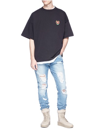 Figure View - Click To Enlarge - 72963 - Shield patch oversized T-shirt