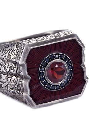 Detail View - Click To Enlarge - STEPHEN WEBSTER - 'England Made Me' sapphire harnet oxblood enamel signet ring