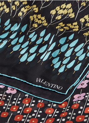 Detail View - Click To Enlarge - VALENTINO GARAVANI - Floral print silk chiffon scarf