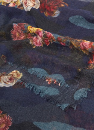 Detail View - Click To Enlarge - FRANCO FERRARI - 'Evans Wash' floral camouflage print wool-cashmere scarf