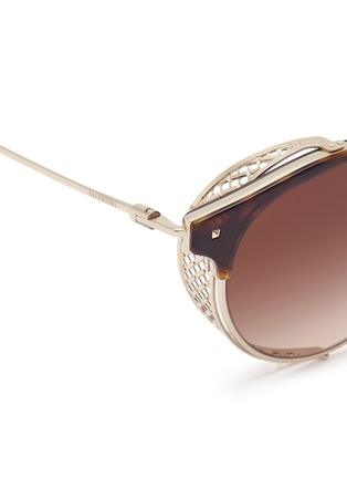 Detail View - Click To Enlarge - VALENTINO GARAVANI - Mesh spoiler tortoiseshell brow bar metal panto sunglasses