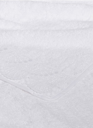 Detail View - Click To Enlarge - FRETTE - Mistletoe lace hand towel