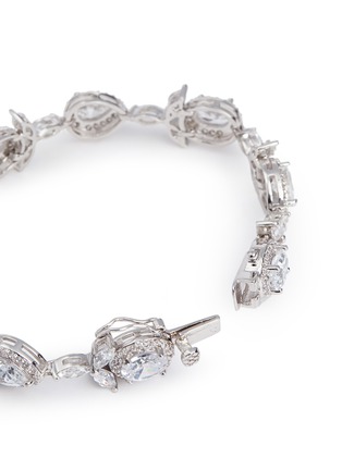 Detail View - Click To Enlarge - CZ BY KENNETH JAY LANE - 'Trend' cubic zirconia geometric link bracelet