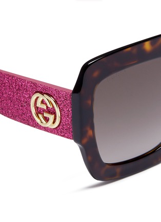 Detail View - Click To Enlarge - GUCCI - Glitter temple tortoiseshell acetate oversized square sunglasses