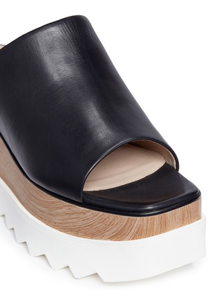 Detail View - Click To Enlarge - PEDDER RED - Wood effect platform leather sandals