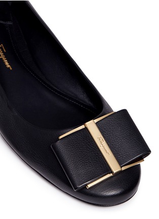 Detail View - Click To Enlarge - SALVATORE FERRAGAMO - 'CAPUA' FLOWER HEEL BOW EMBELLISHED LEATHER BALLET FLATS