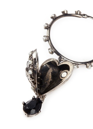 Detail View - Click To Enlarge - ALEXANDER MCQUEEN - 'Heart Locket' hoop drop earrings