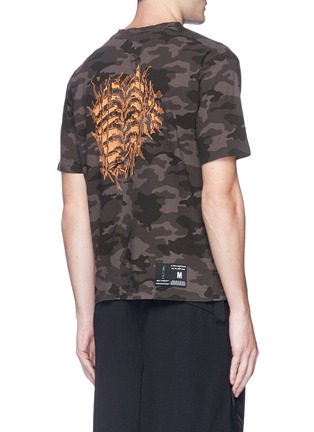 Back View - Click To Enlarge - BEN TAVERNITI UNRAVEL PROJECT  - Logo embroidered camouflage print T-shirt