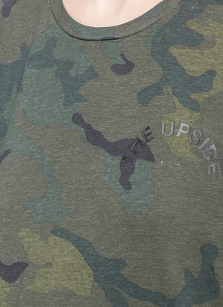 Detail View - Click To Enlarge - THE UPSIDE - Camouflage logo print oversized T-shirt