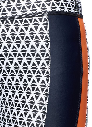 Detail View - Click To Enlarge - THE UPSIDE - 'Majestic' stripe outseam geometric print yoga pants