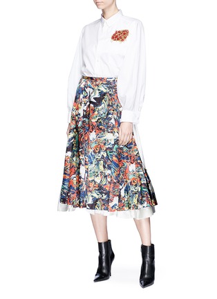 Figure View - Click To Enlarge - TOGA ARCHIVES - Cutout side swirl print satin midi skirt