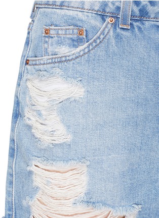 Detail View - Click To Enlarge - TOPSHOP - Distressed denim mom shorts