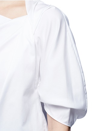 Detail View - Click To Enlarge - ROSETTA GETTY - Asymmetric twist neck bubble sleeve poplin blouse