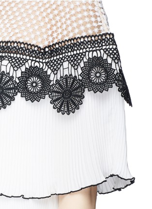 Detail View - Click To Enlarge - SELF-PORTRAIT - Monochrome lace cape tiered pleated crepe dress