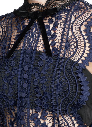 Detail View - Click To Enlarge - SELF-PORTRAIT - 'Bellis' satin panel floral guipure lace dress