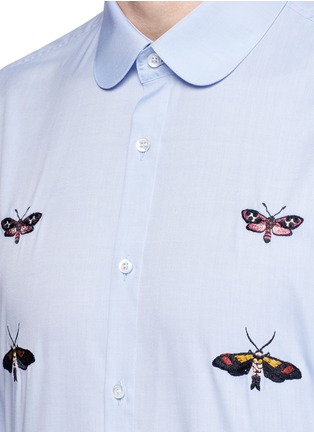 Detail View - Click To Enlarge - GUCCI - Butterfly embroidered Oxford shirt