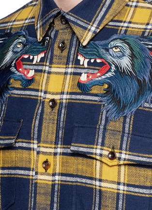 Detail View - Click To Enlarge - GUCCI - Wolf appliqué check plaid flannel shirt