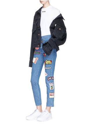 Figure View - Click To Enlarge - GCDS - Graphic patch high rise jeans