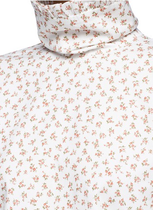 Detail View - Click To Enlarge - SHUSHU/TONG - Ruffle high collar floral print Oxford top