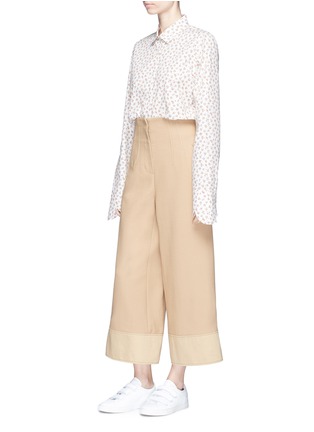 Figure View - Click To Enlarge - SHUSHU/TONG - Petal cuff floral print Oxford shirt