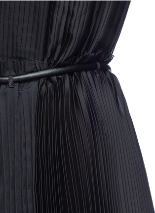 Detail View - Click To Enlarge - SACAI - Floral embroidered taffeta yoke pleated dress