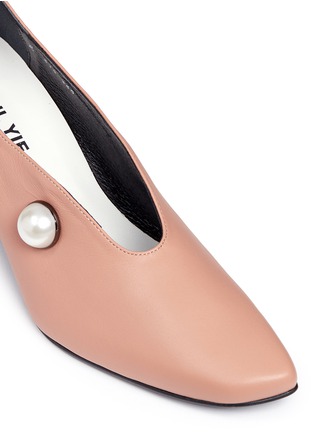 Detail View - Click To Enlarge - YUUL YIE - Geometric heel colourblock choked-up leather pumps