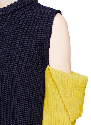 Detail View - Click To Enlarge - CALVIN KLEIN 205W39NYC - Cold shoulder colourblock mixed rib knit sweater
