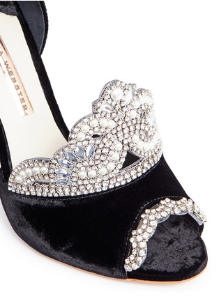 Detail View - Click To Enlarge - SOPHIA WEBSTER - 'Royalty' strass faux pearl velvet sandals