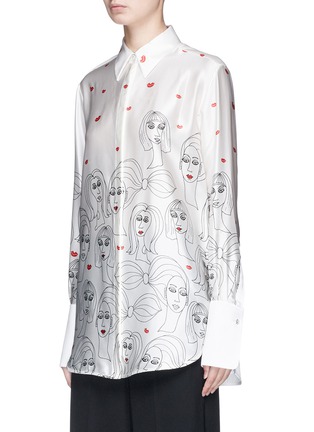 Front View - Click To Enlarge - VICTORIA, VICTORIA BECKHAM - Portrait and lips doodle print silk satin shirt