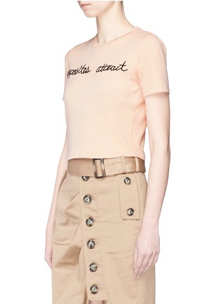 Front View - Click To Enlarge - ALICE & OLIVIA - 'Jazmine' slogan embroidered cropped T-shirt