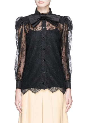 Main View - Click To Enlarge - GUCCI - Bow brooch Chantilly lace blouse